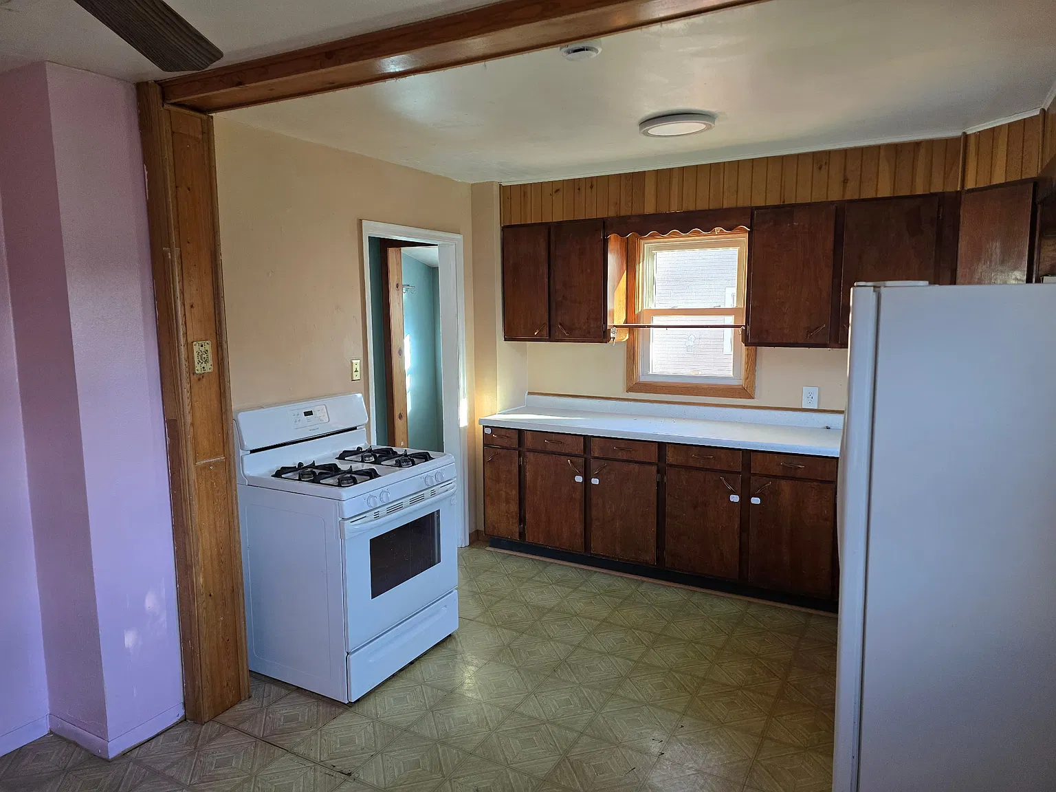 5 bed, 6969 sqft, $1,300 — Photo 4