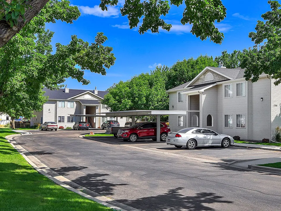 Penn Station Apartments