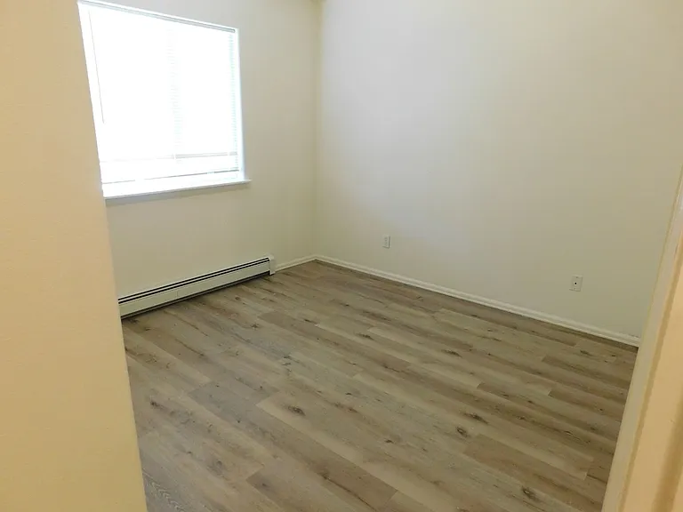 424 Pendleton St — Photo 10