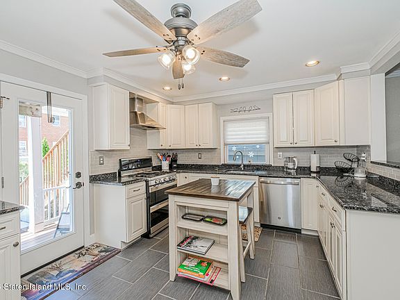 5th image of 249 10th St