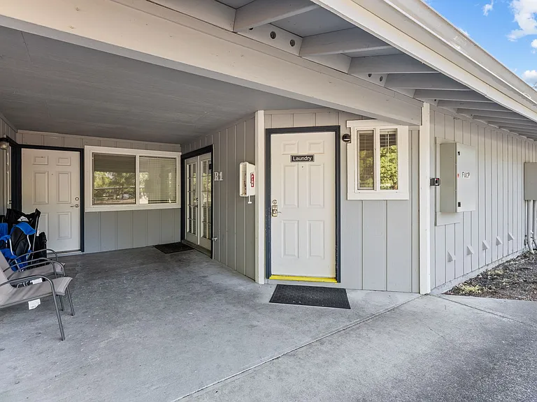 Evergreen Park Apartments in Olympia! — Photo 11