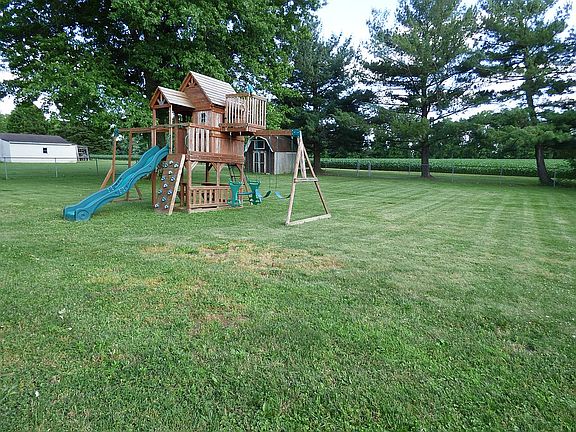 3rd image of 664 Annfield Dr