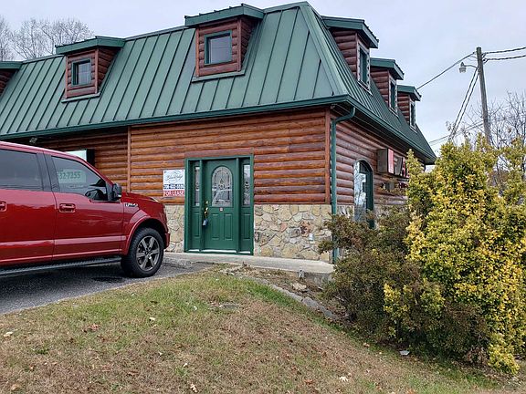 4th image of 10081 Blue Ridge Dr