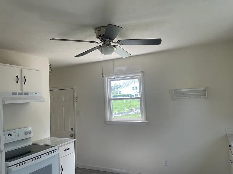 2608 Hanover St — Photo 13