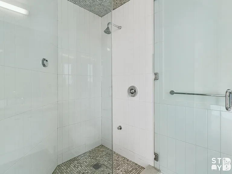 525 Clinton Ave #4G — Photo 12