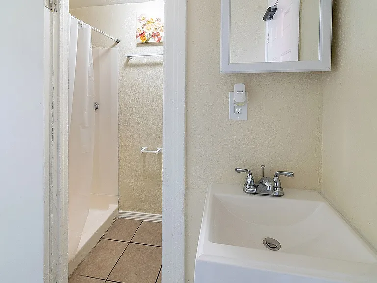 South Park Place Apartments — Photo 18