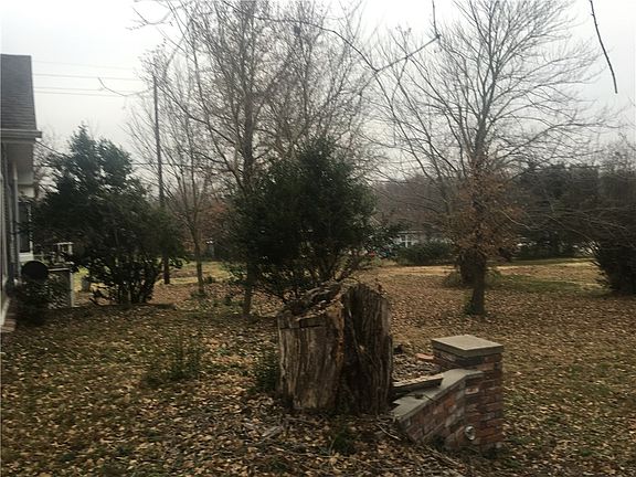 3rd image of 2909 Main Dr