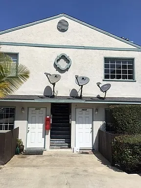 3650-3656 Voltaire St — Photo 1