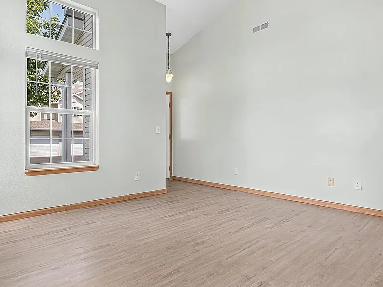 78 Bridgewater Trl — Photo 4
