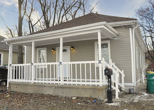 1st image of 706 N Shabbona St