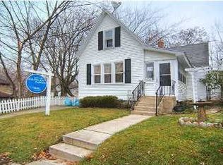 622 Emerald Ave NE, Grand Rapids, MI 49503