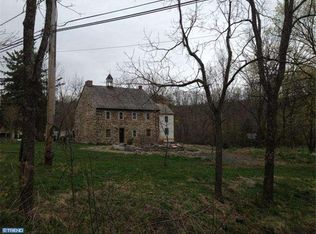 10 Walnut Ln, Perkiomenville, PA 18074