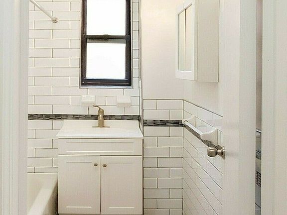 5th image of 115 W 16th St #261