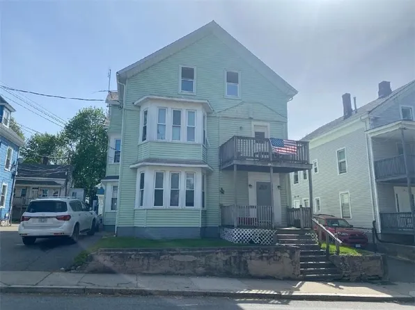 107 Willow St, Woonsocket, RI 02895