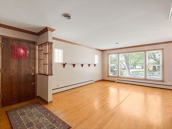 5th image of 4301 N McVicker Ave