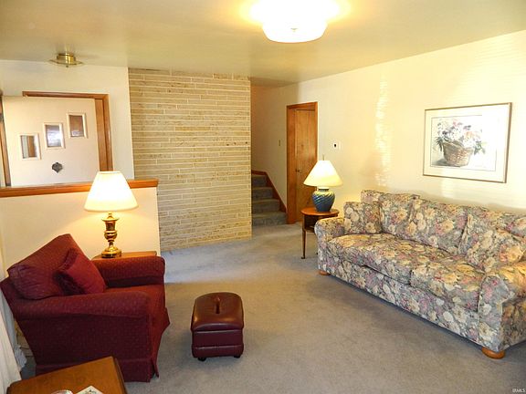 3rd image of 431 W Walls Dr