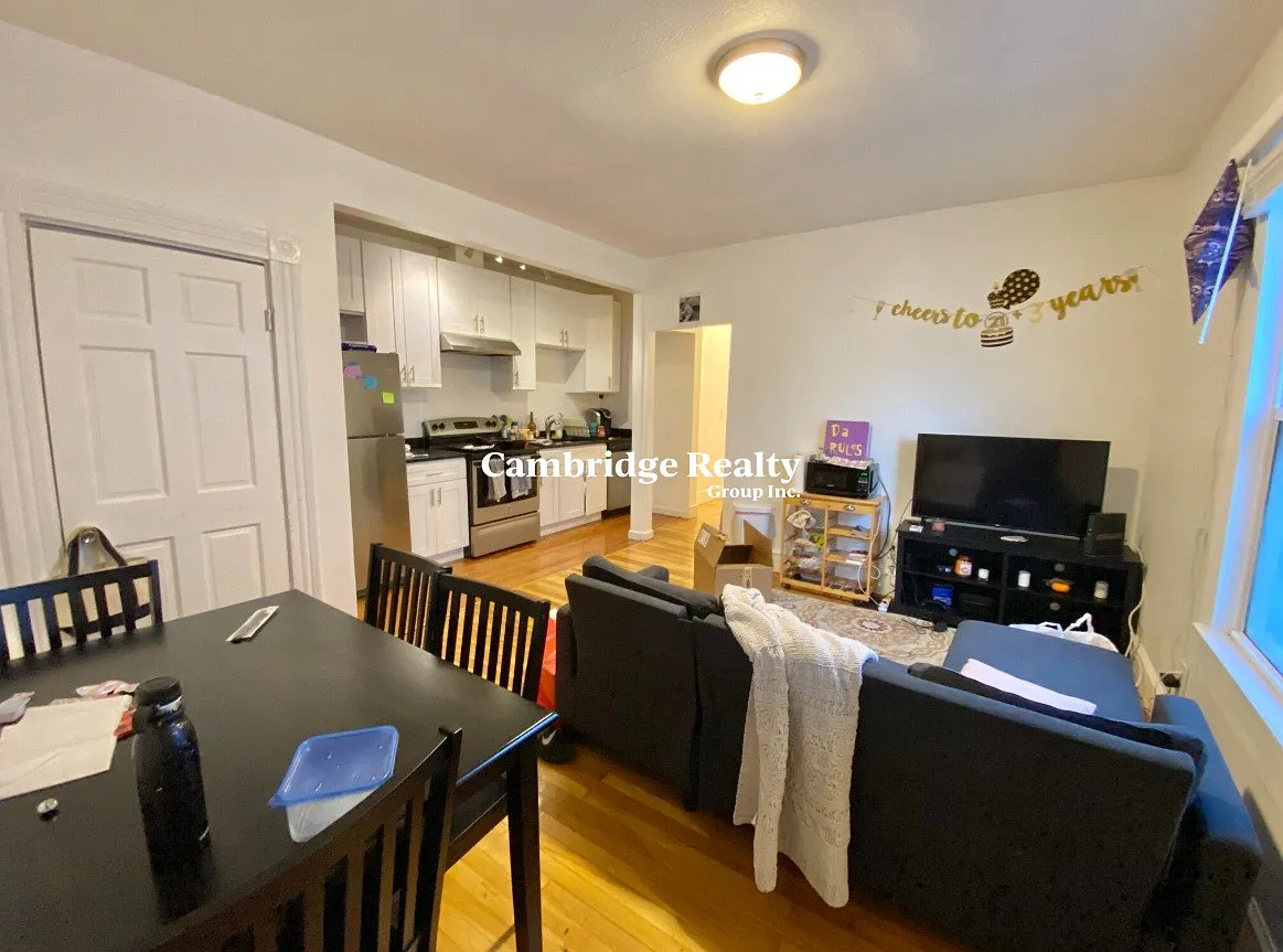 3 bed, 1.0 bath, $3,150 — Photo 3