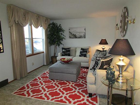 4th image of 360 Marquis Ave
