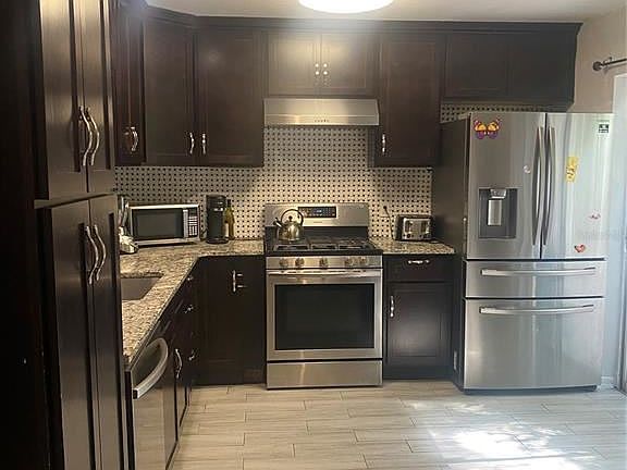 3rd image of 5358R Regal Oak Cir