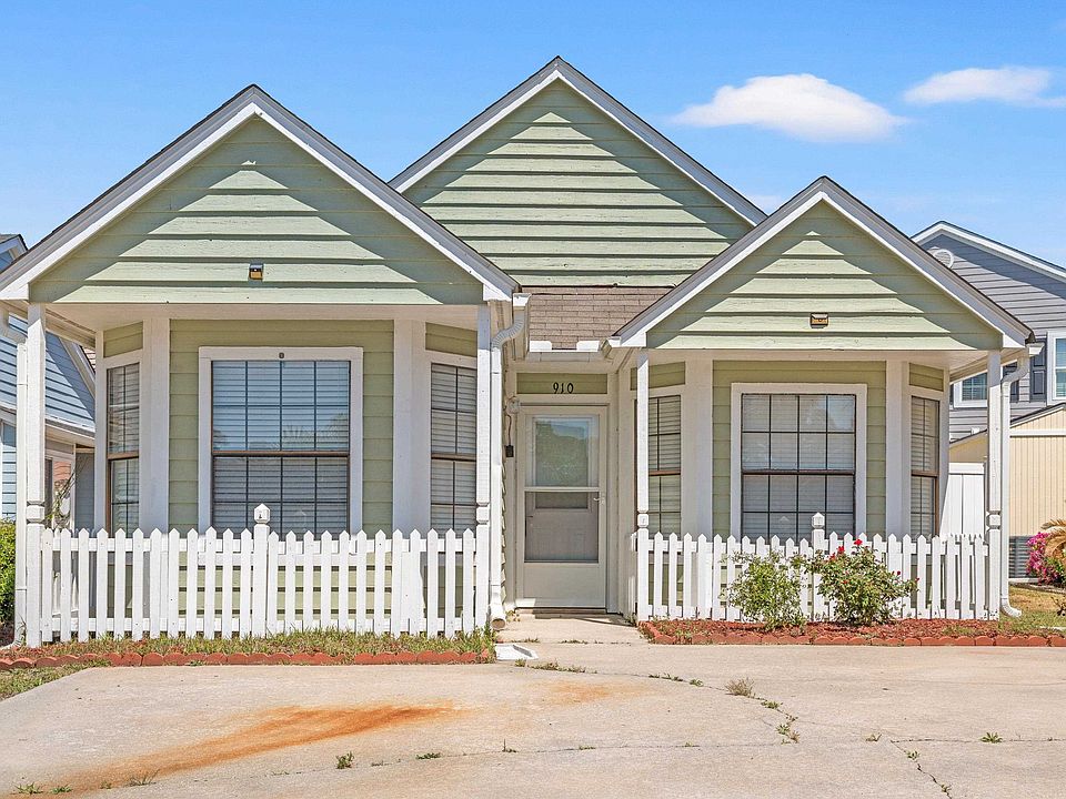 1st image of 910 Emanon St.