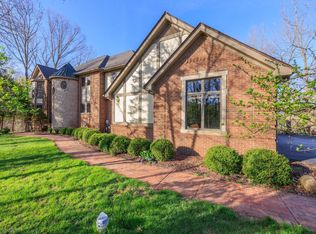1260 Silverbell Rd, Rochester, MI 48306