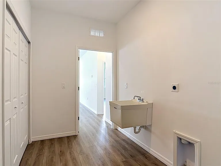 1081 McCrory St — Photo 49
