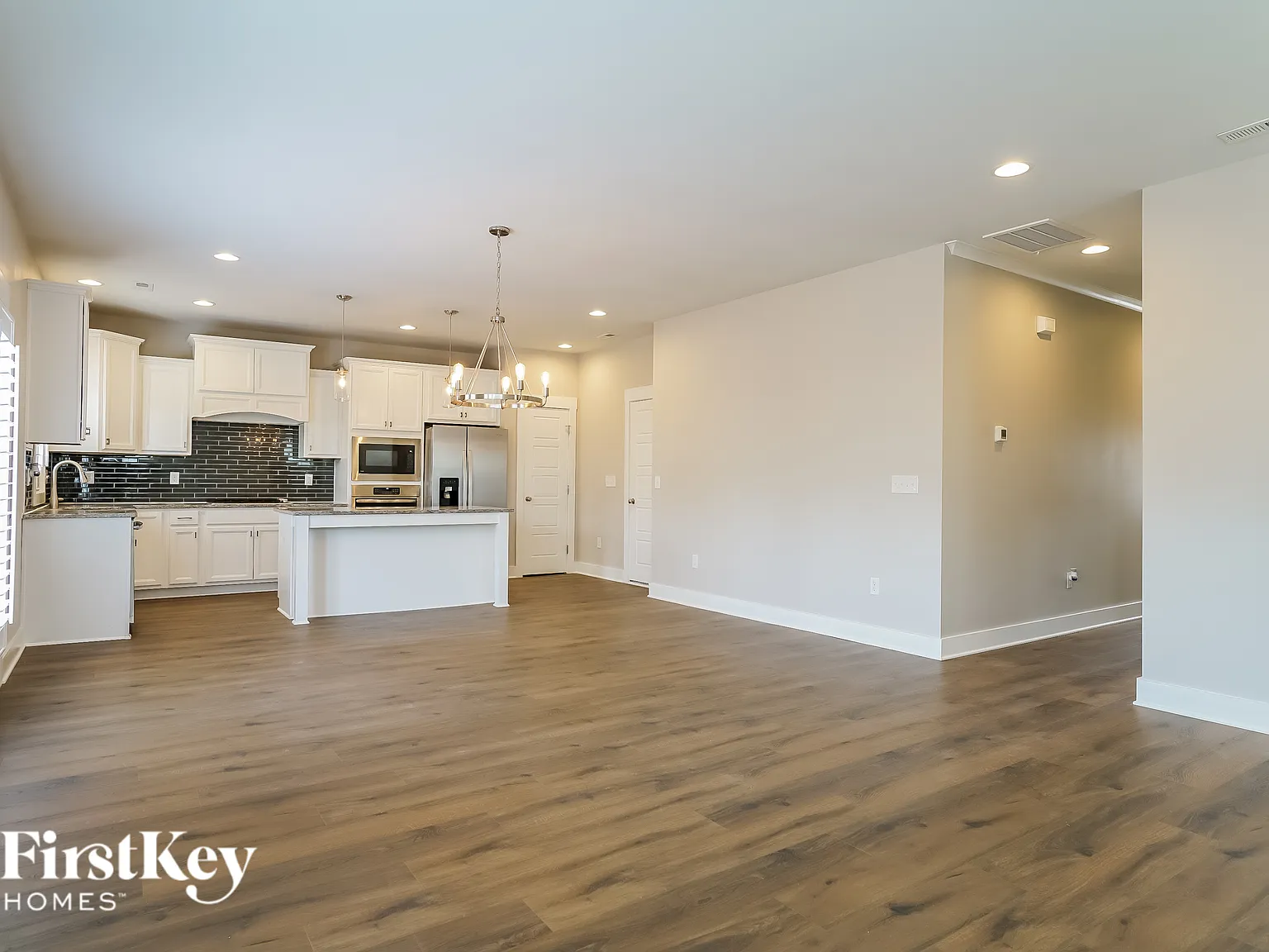 3 bed, 2.5 bath, 2181 sqft, $3,450 — Photo 3