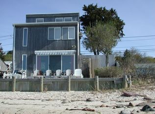 324 E Montauk Hwy, Hampton Bays, NY 11946