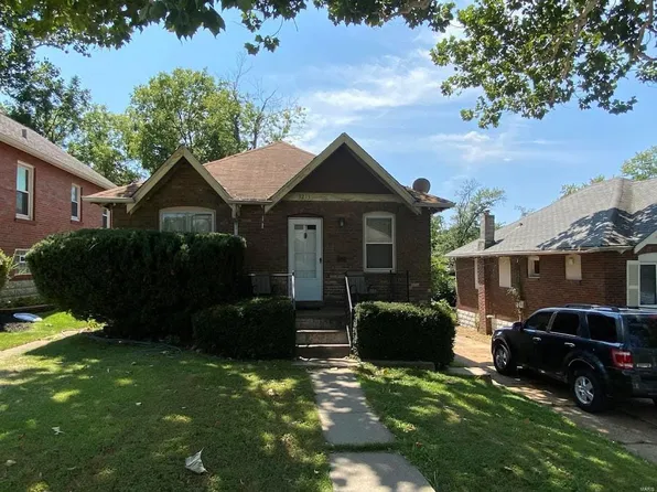 3213 Welsberg Dr, Saint Louis, MO 63121