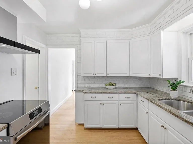 2826 W George Mason Rd — Photo 22