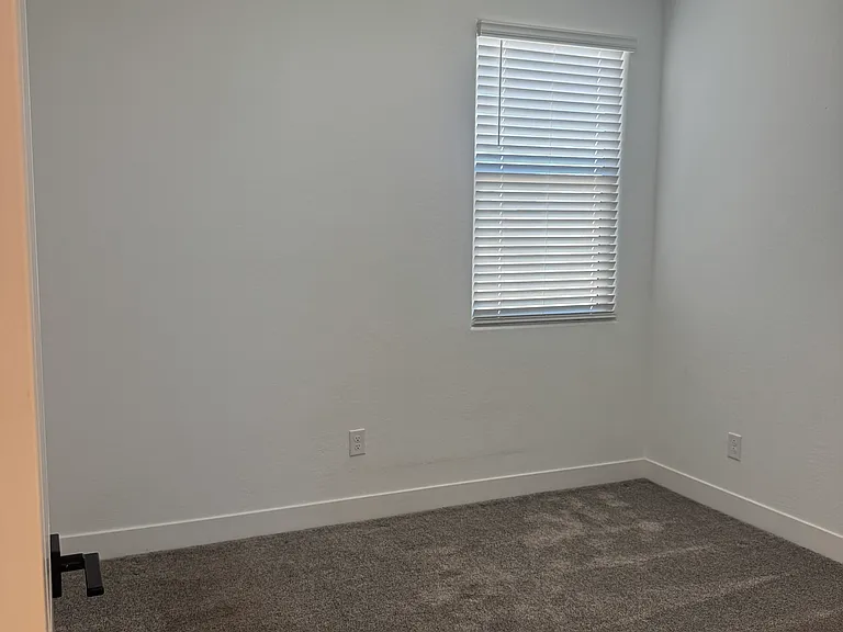 2521 S 180th Dr — Photo 42
