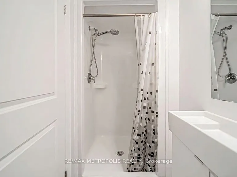 1900 Simcoe St N #413 — Photo 10
