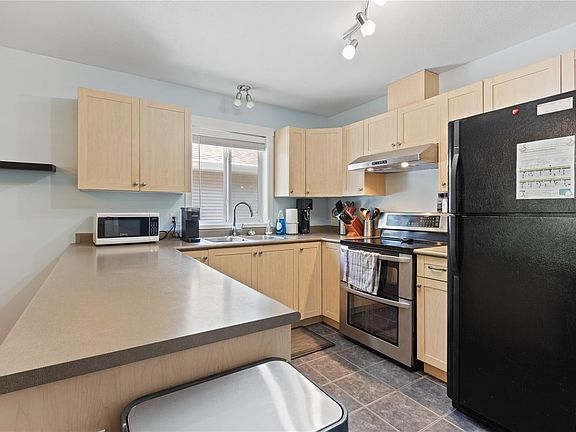 4th image of 614 Oakwood Rd