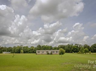 3965 Blackberry Ln, Sumter, SC 29154