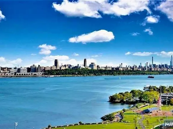 1203 River Rd APT 17G, Edgewater, NJ 07020