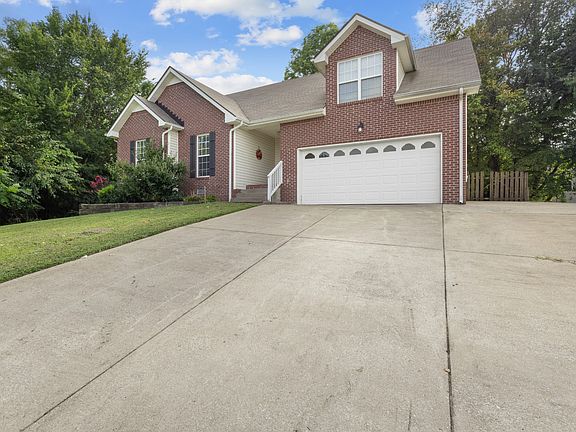 3rd image of 1644 Cedar Springs Ct