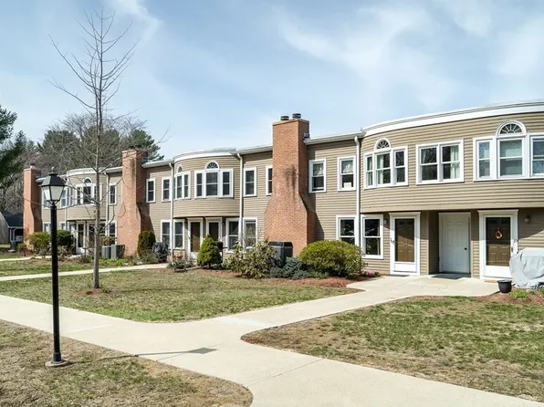 75 Page Rd Unit 18, Bedford, MA 01730