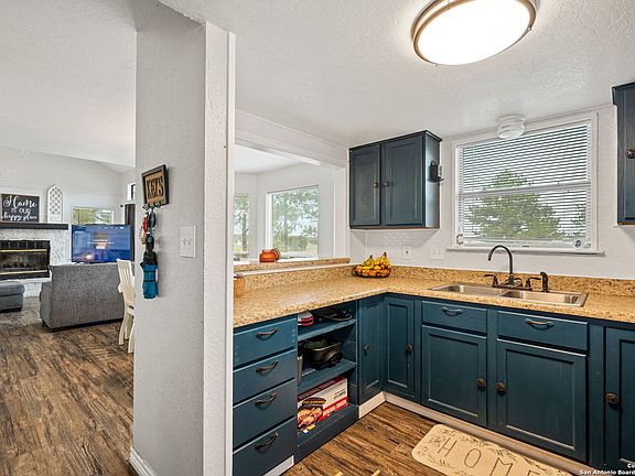 5th image of 229 Twin Lakes Dr