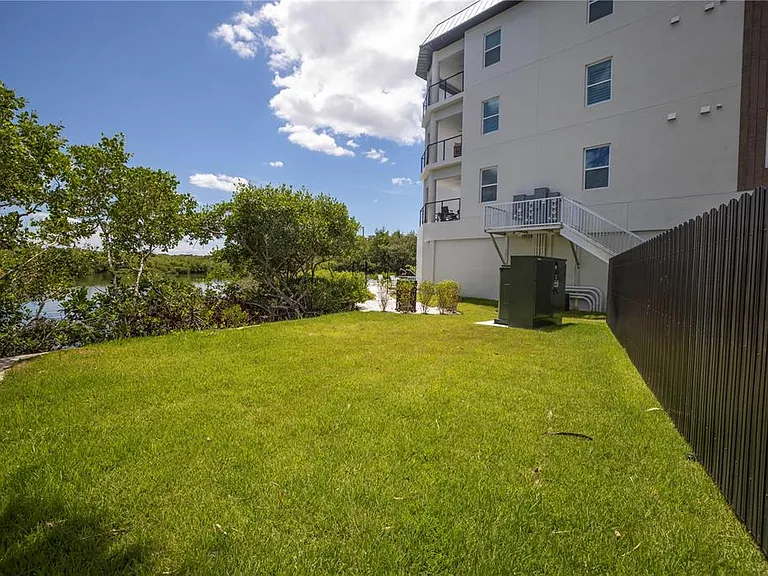 19505 Gulf Blvd #304 — Photo 26