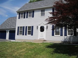 33 Foxcroft Rd, Enfield, CT 06082