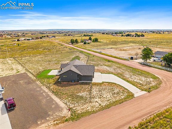 3rd image of 469 E Gentry Dr