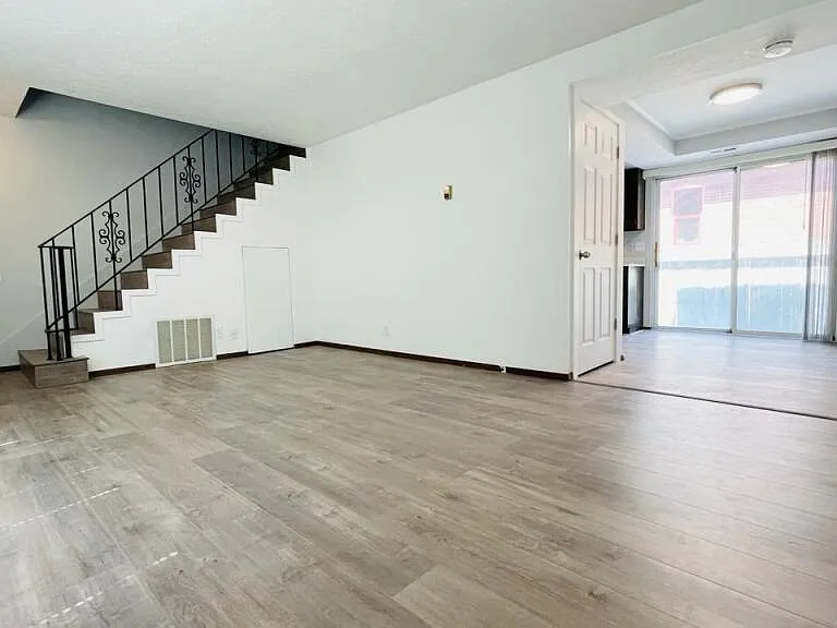 1063 S Lake St — Photo 3