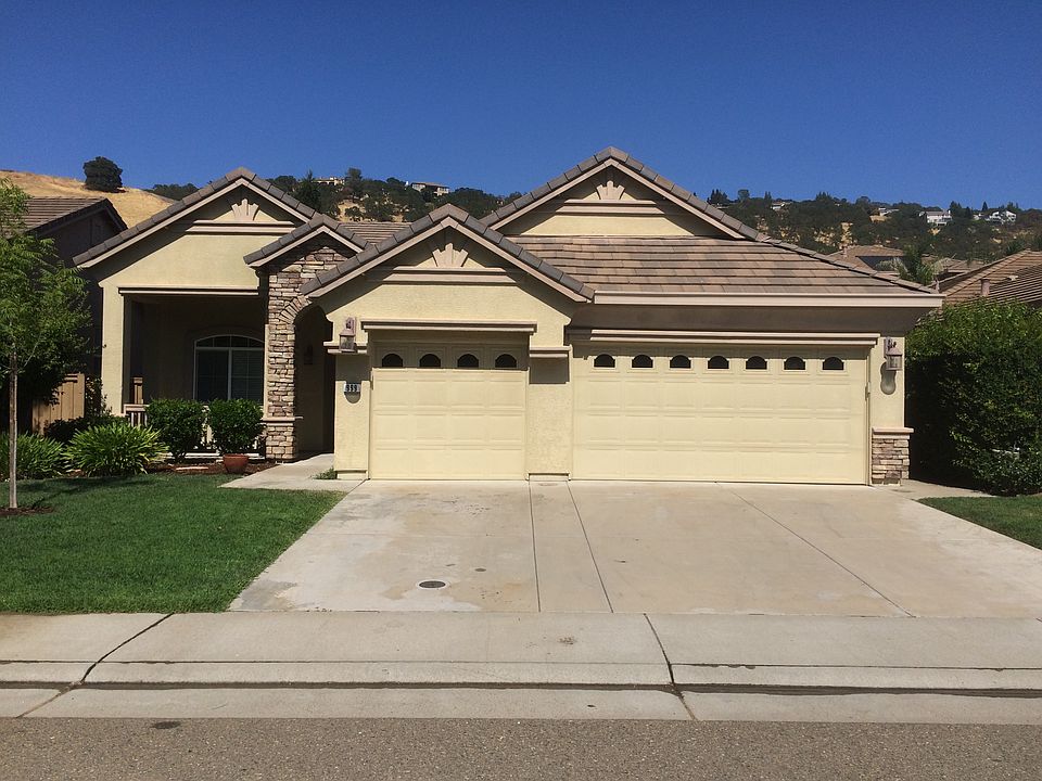 1st image of 999 Hildebrand Cir