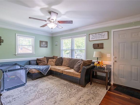 3rd image of 4314 Summit Ave