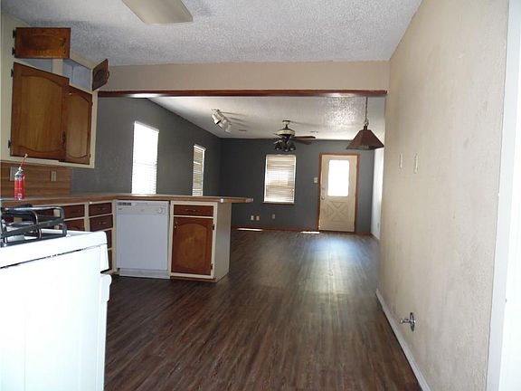 4th image of 8409 Redonda St