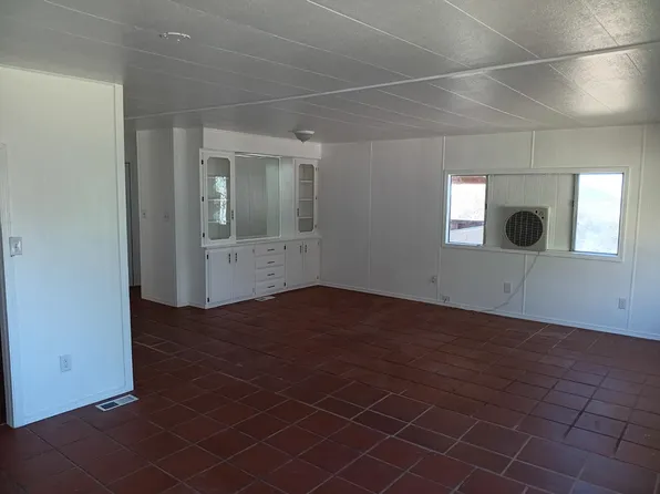 45682 Columbine Ln, Squaw Valley, CA 93675