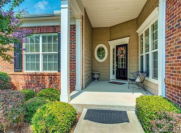 3rd image of 15268 Legend Oaks Ct