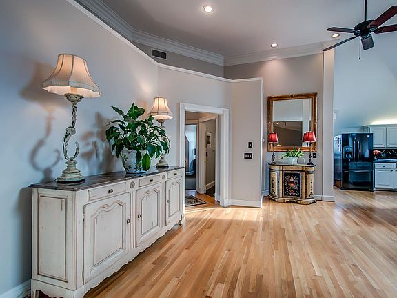 5th image of 3626 W End Ave