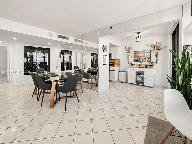 2555 Collins Ave #2402 — Photo 19