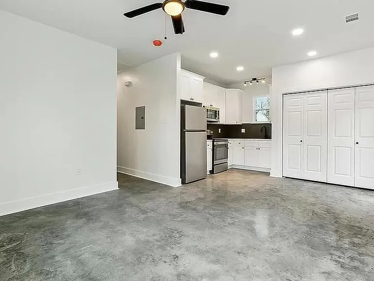 310 Riess Pl — Photo 5